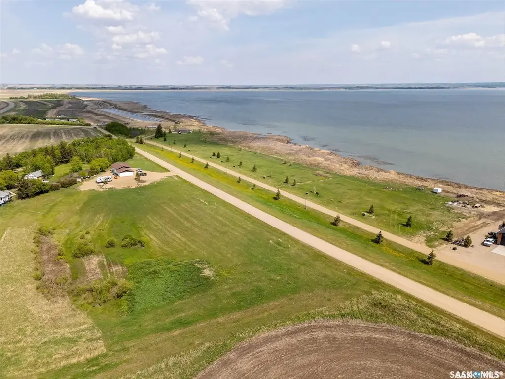 750 Lakeshore Drive, Meota