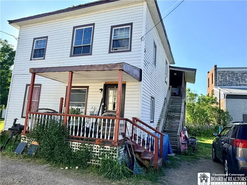 8 Colwell Street, Portville