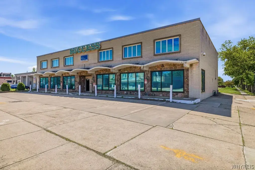 2718 Elmwood Avenue, Tonawanda