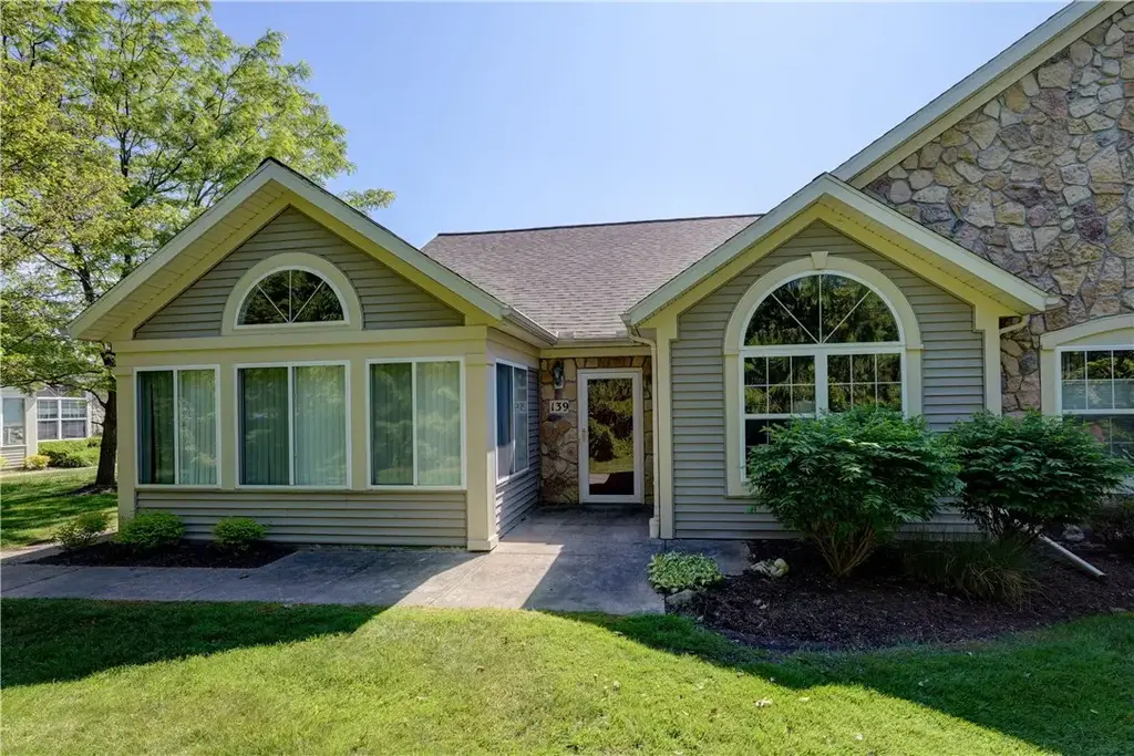 139 Maple Center Road, Greece