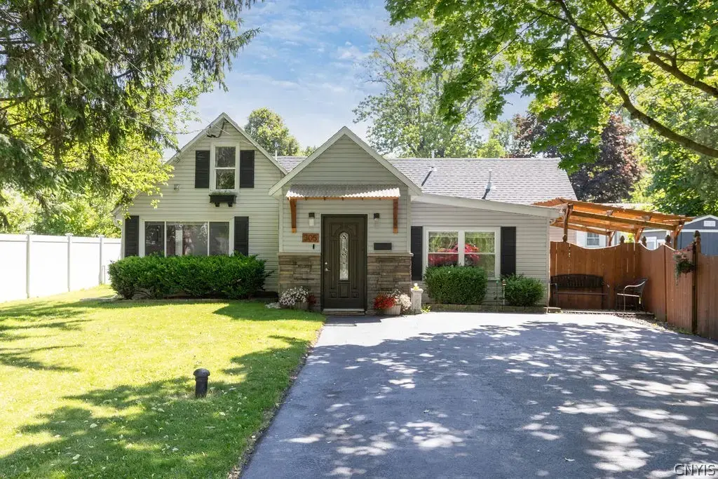 305 Gordon Avenue, Salina