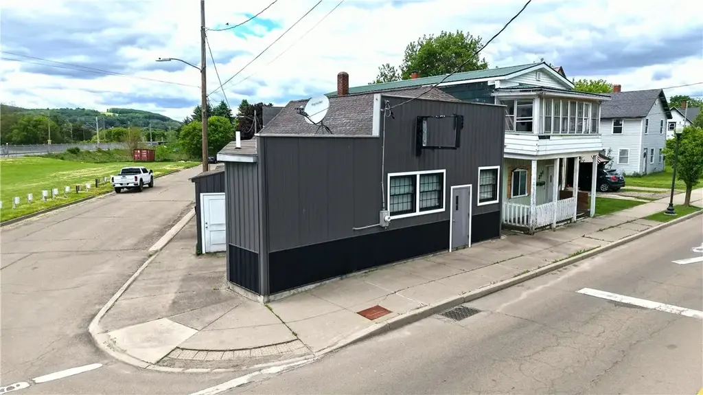 225 East Avenue, Hornell