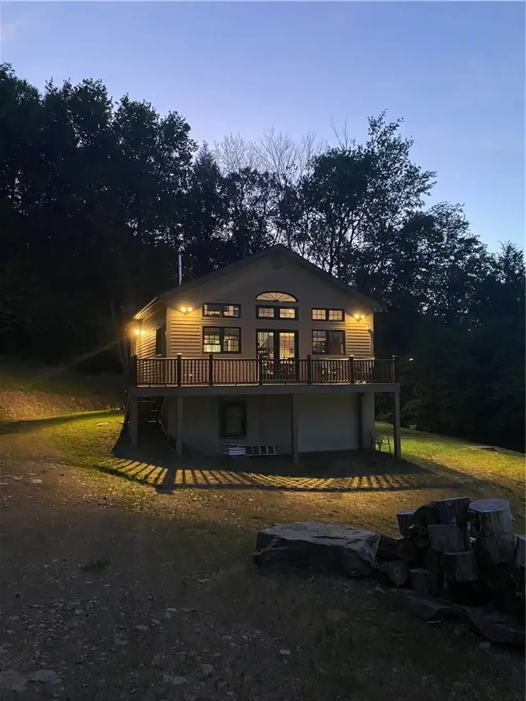 157 Wolfs Lair, Hamden