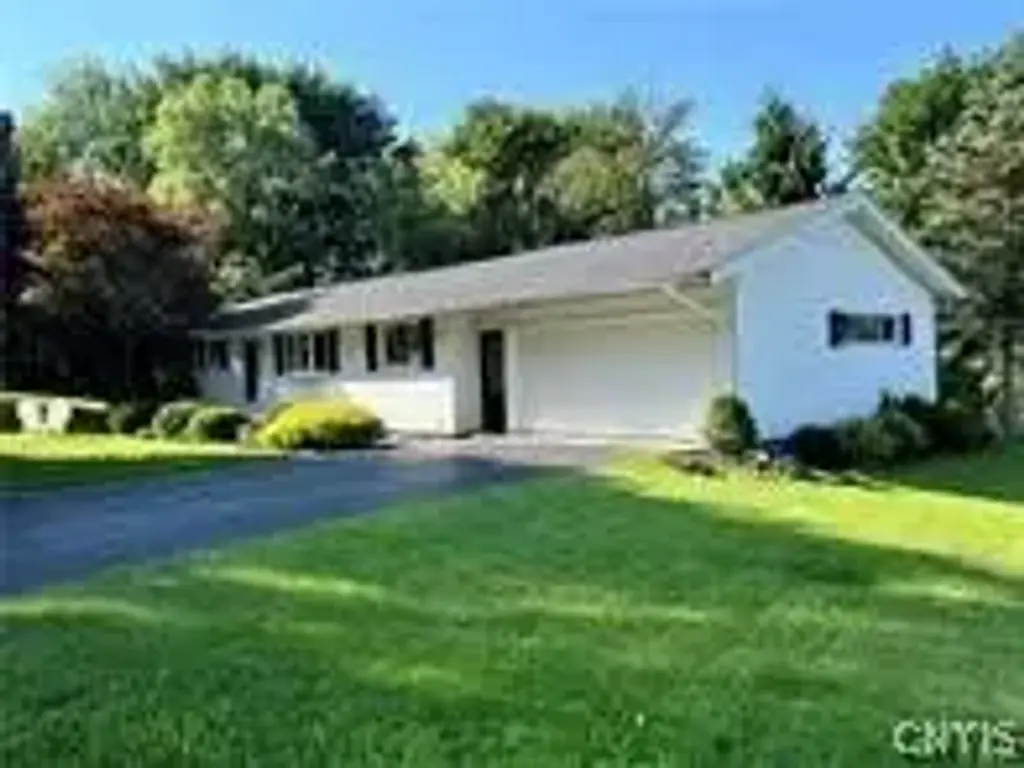 2 Gayle Road, Skaneateles