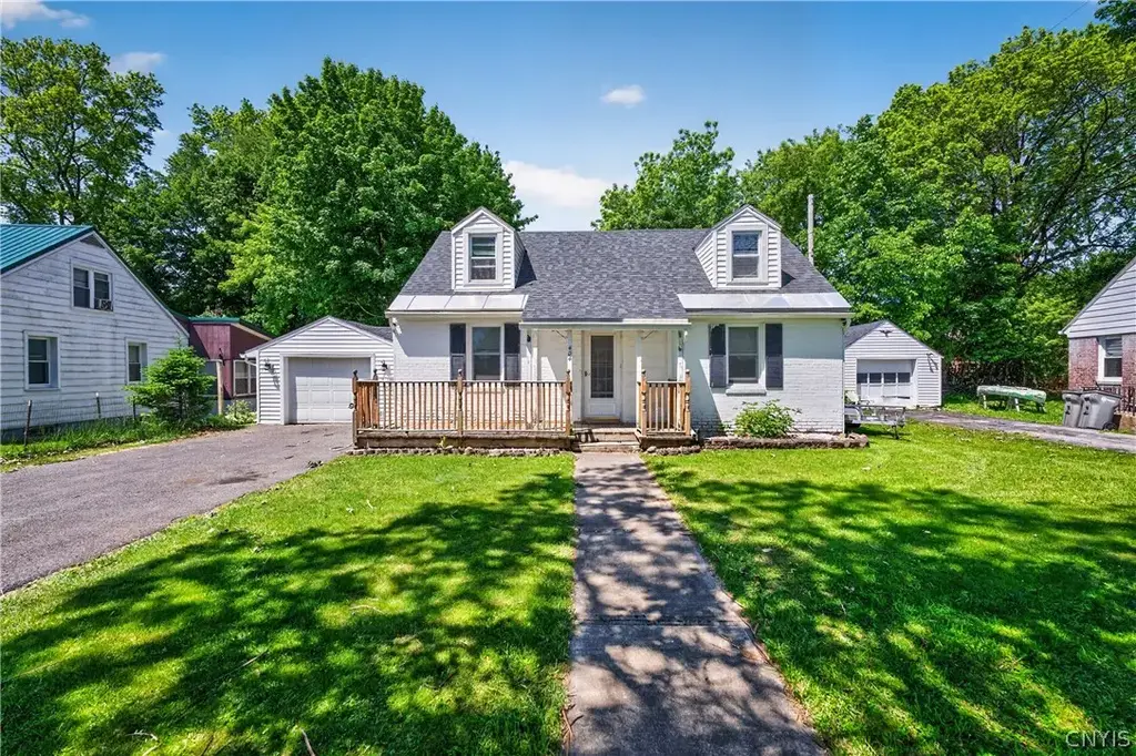 404 Oakwood Street, Rome