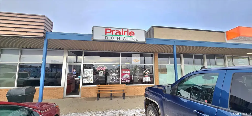 102 1st Avenue W, Assiniboia