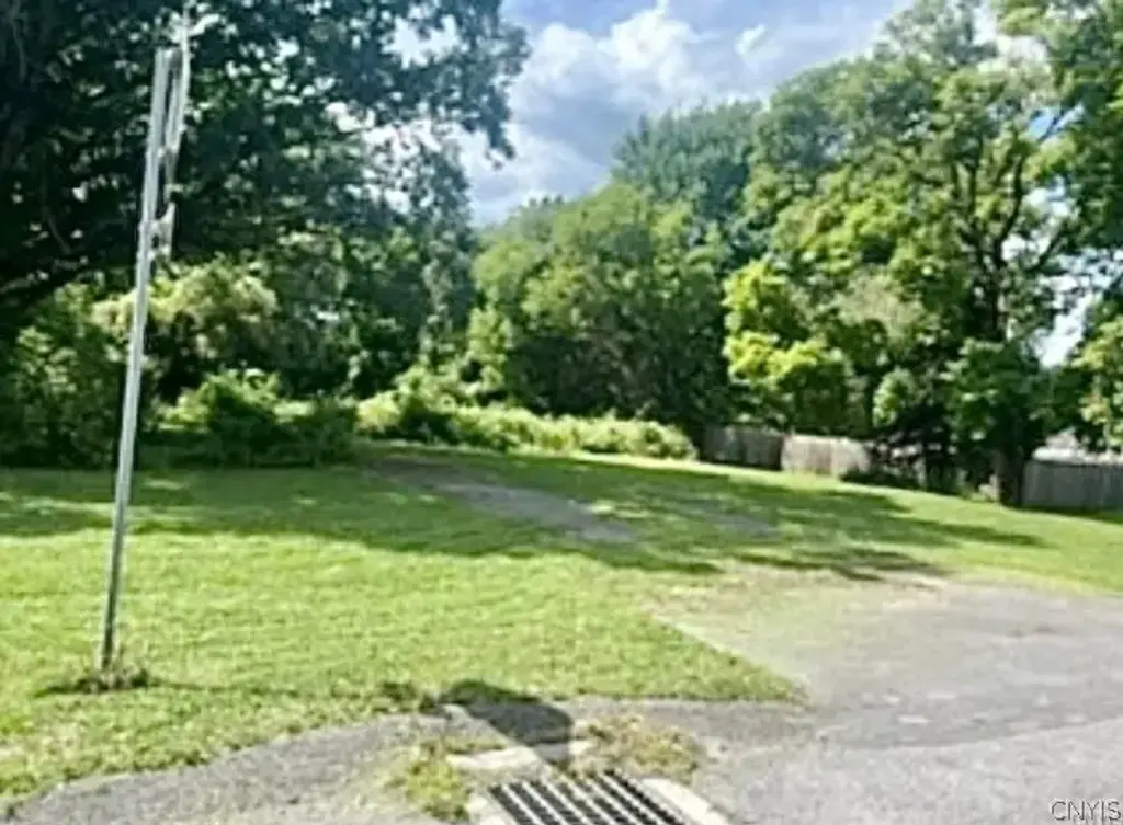 Warners Road, Camillus