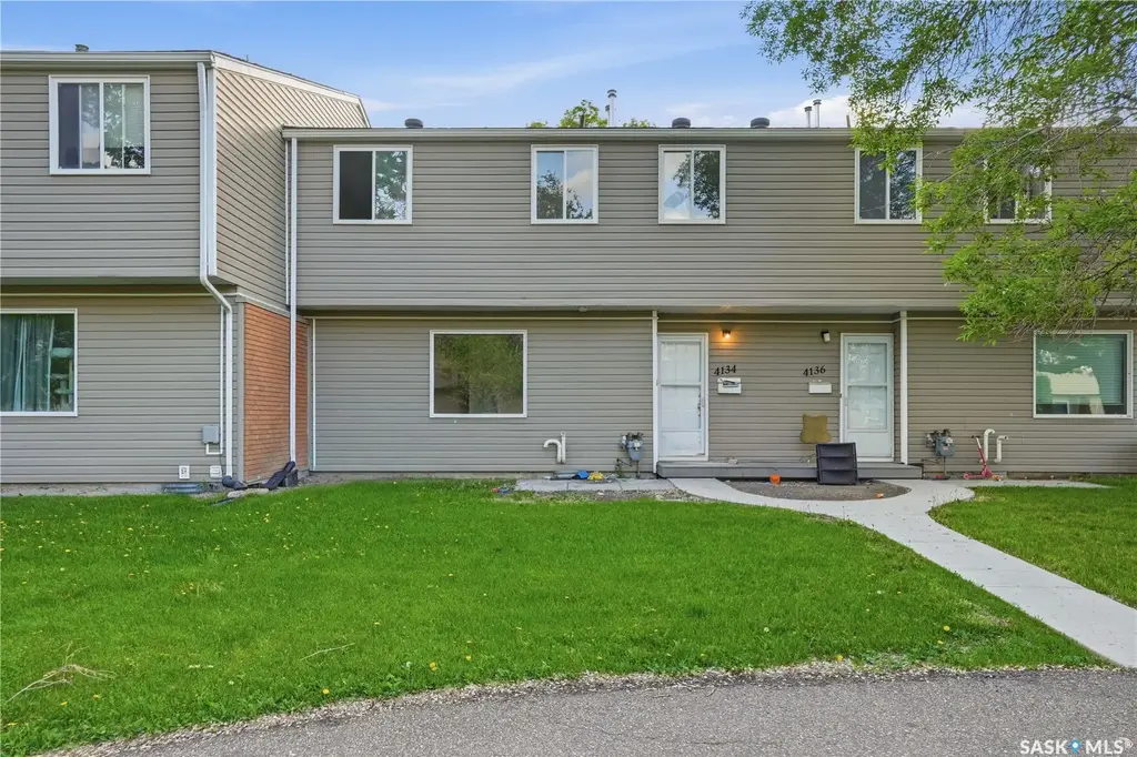 4134 Castle Road, Regina
