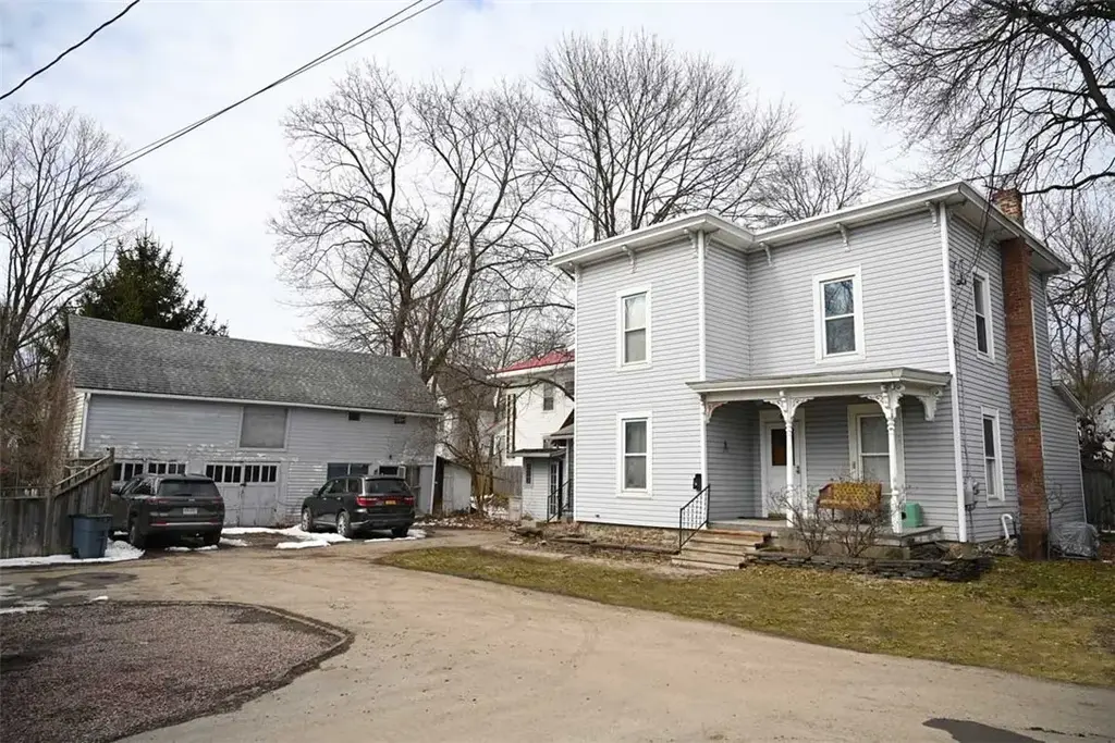 2-4 Mickle Place, Oneonta