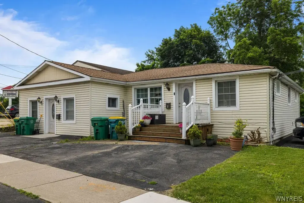 4181 Legion Drive, Hamburg