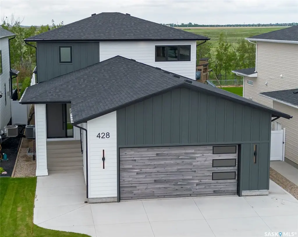 428 Woolf Bend, Saskatoon