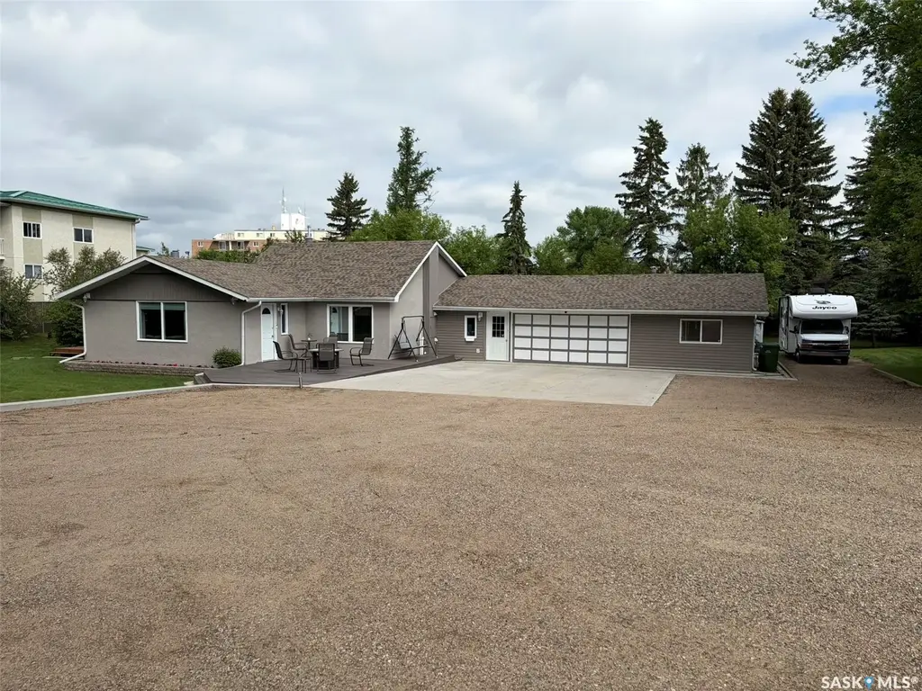 310 34th Street W, Prince Albert
