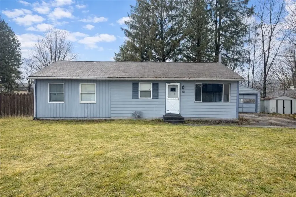 207 Chambers Street, Catlin
