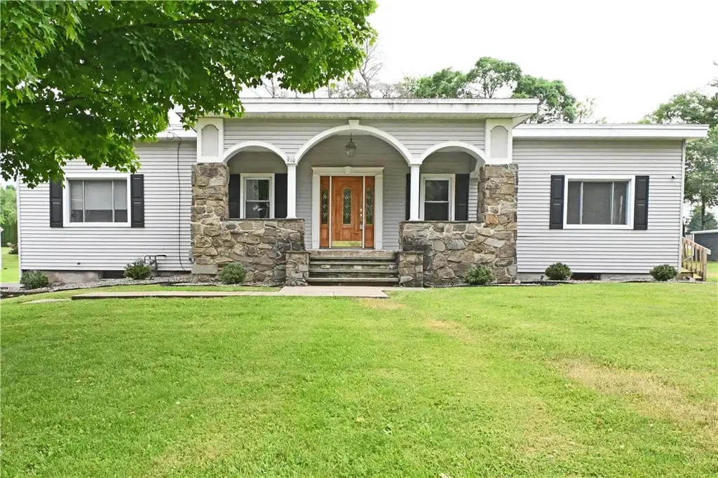 910 Sing Sing Road, Horseheads