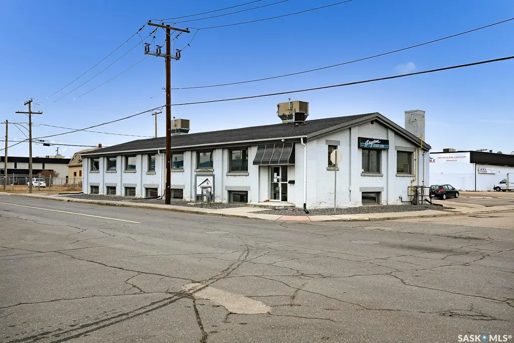 2010 7th Avenue 11, Regina