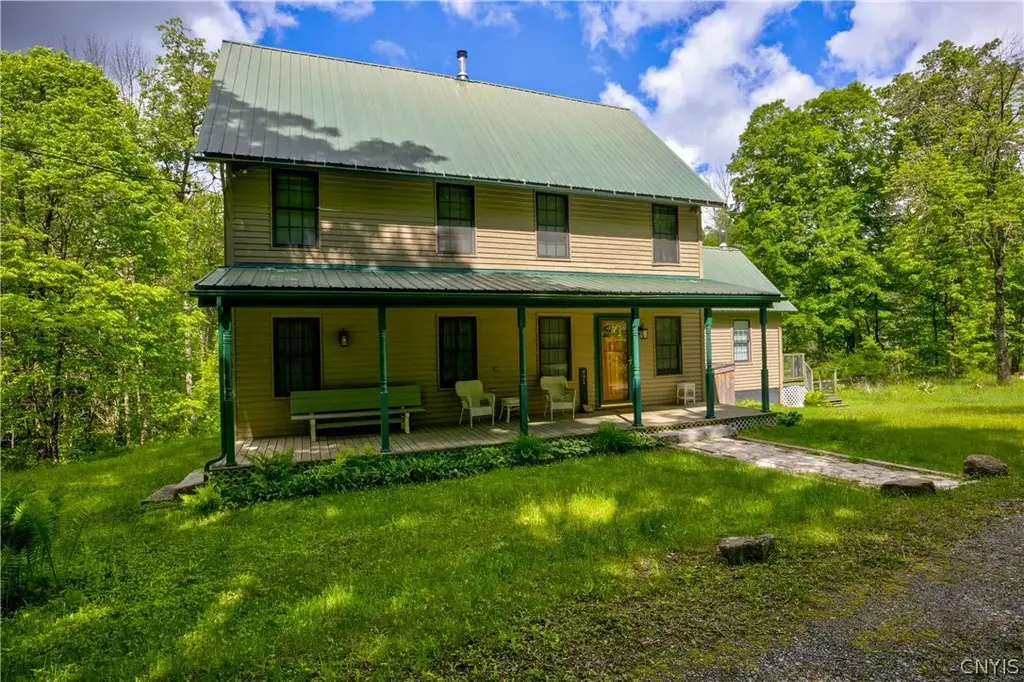 891 River Road, Lake Luzerne
