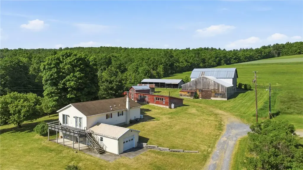 8807 W Waneta Lake Road, Wayne