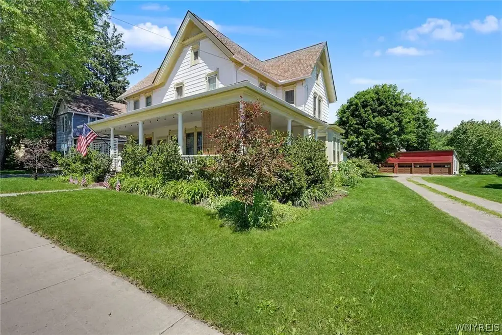 81 W Main Street, Hume