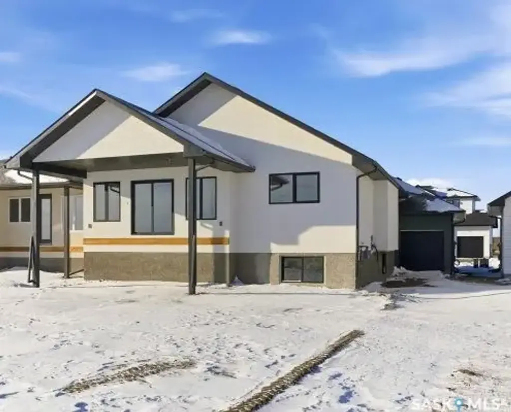 1056 West Park Boulevard, Moose Jaw