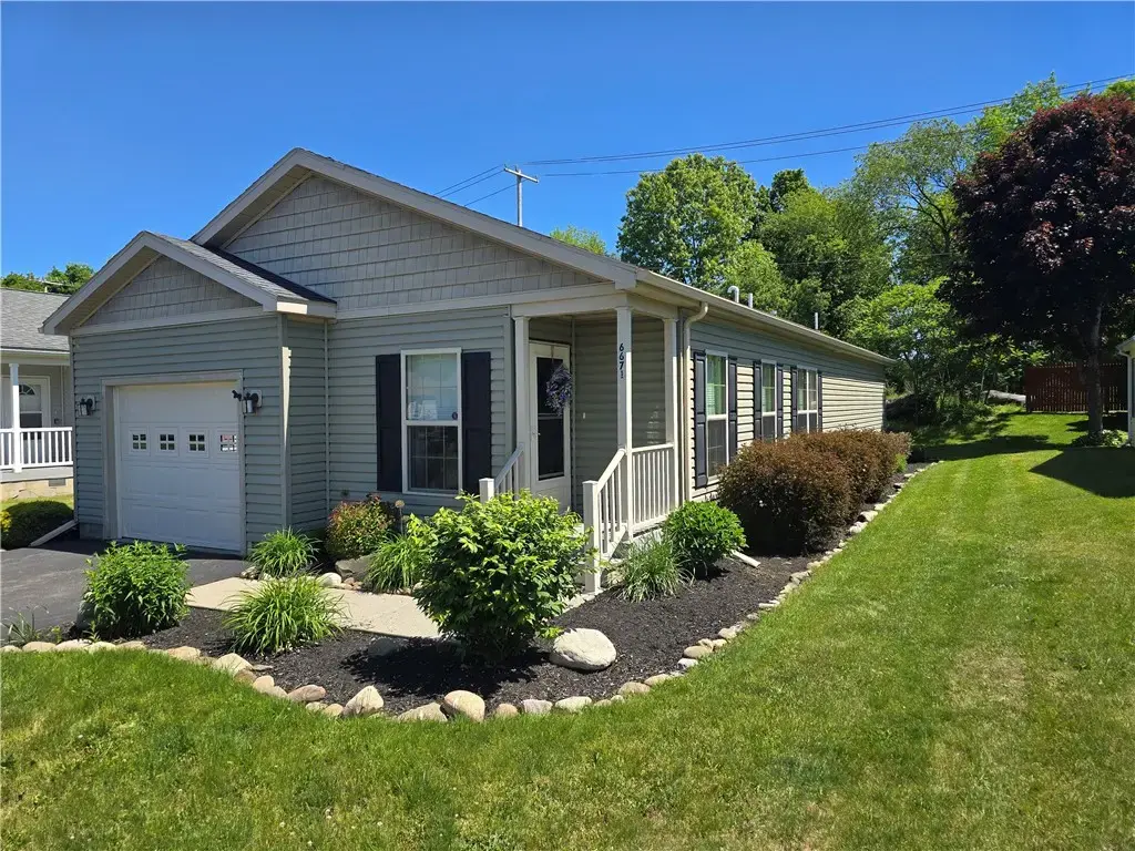 6671 Daffodil Drive, Bath
