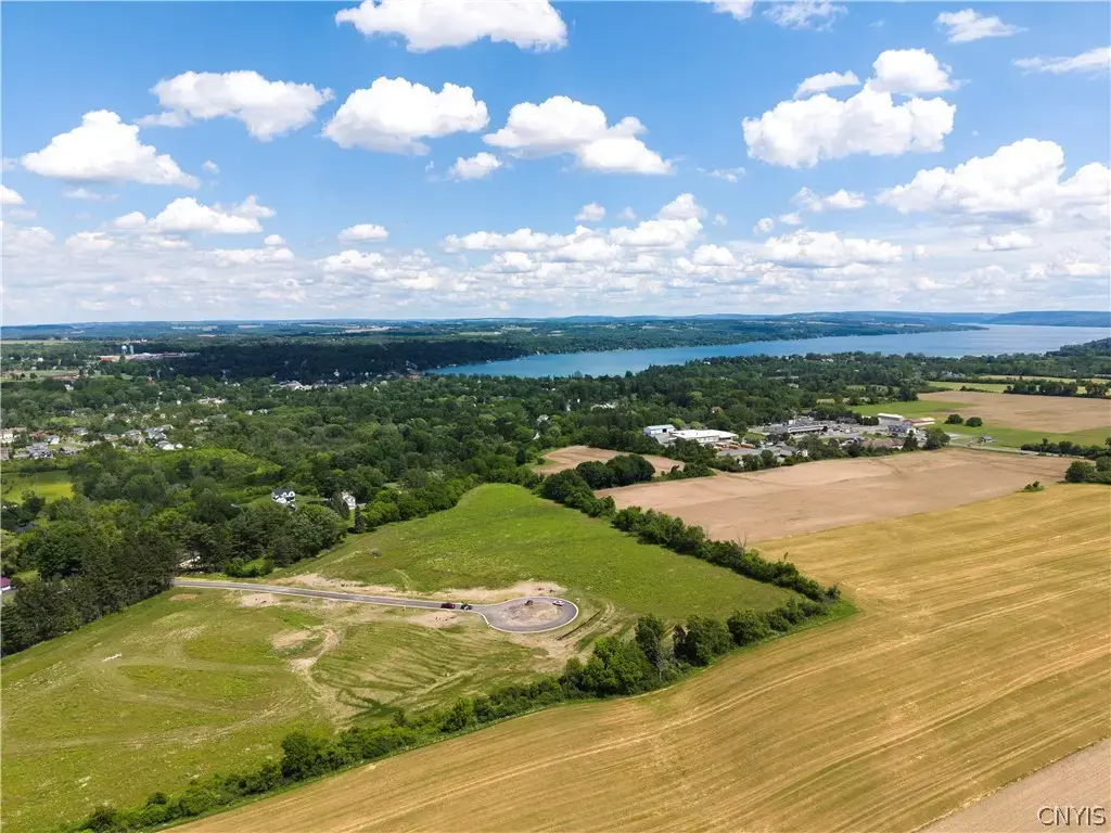 2 Village Meadow Lane Street, Skaneateles