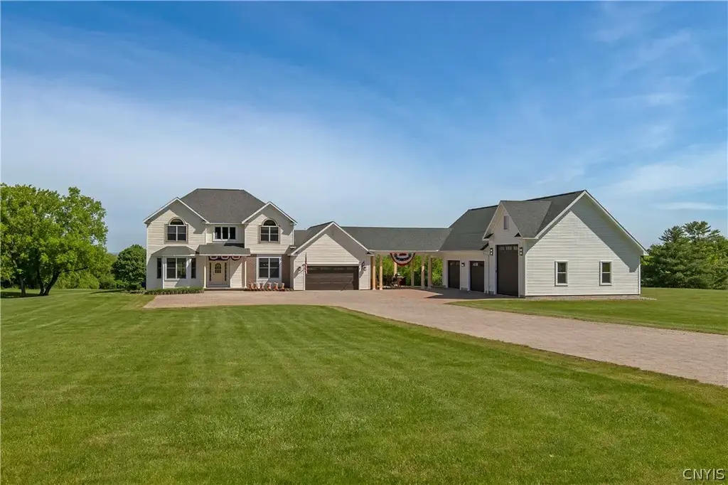 8925 Tibbitts Road, New Hartford