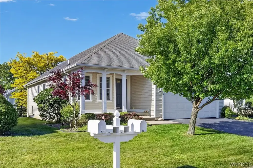 56 Mayfield Drive, West Seneca