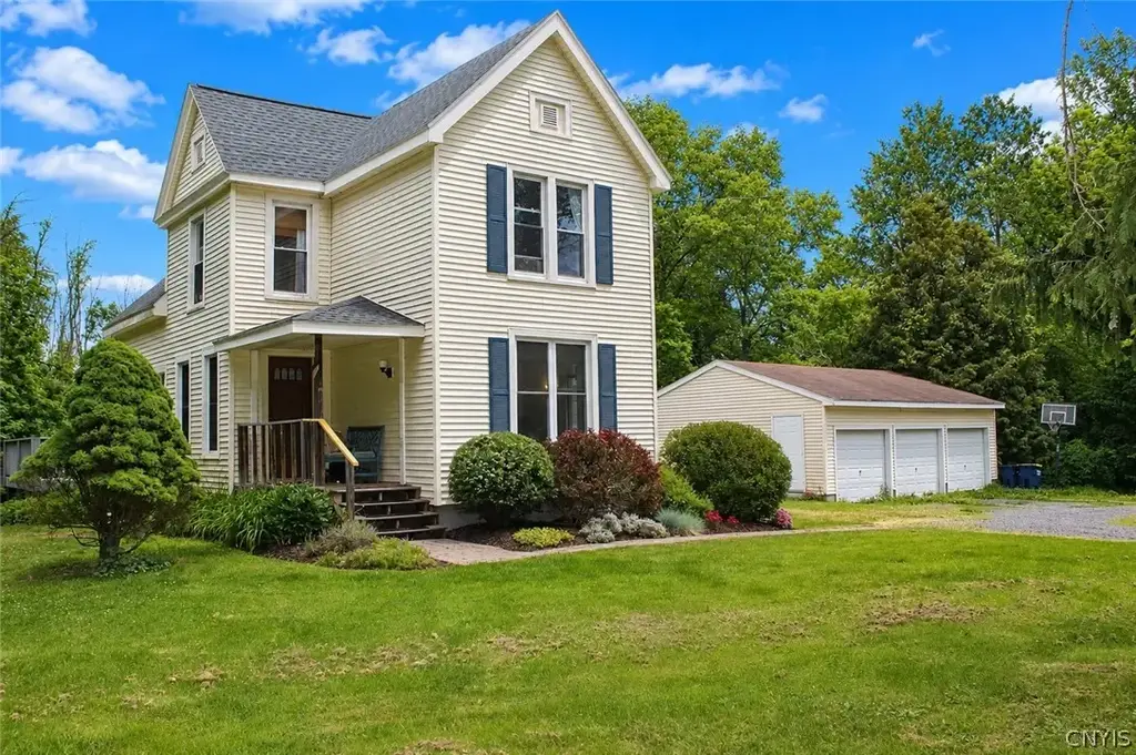 1969 Canal Road, Van Buren