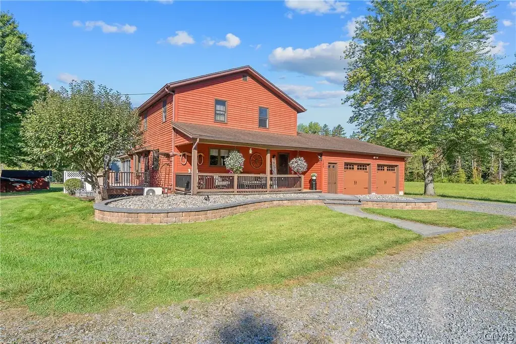 123 County Route 8, Granby