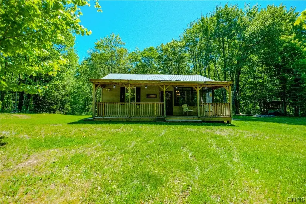 404 Old State Road, Redfield