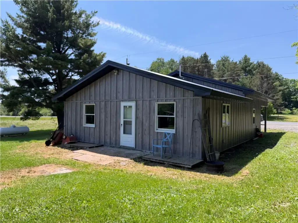 2395 County Road 23, Reading