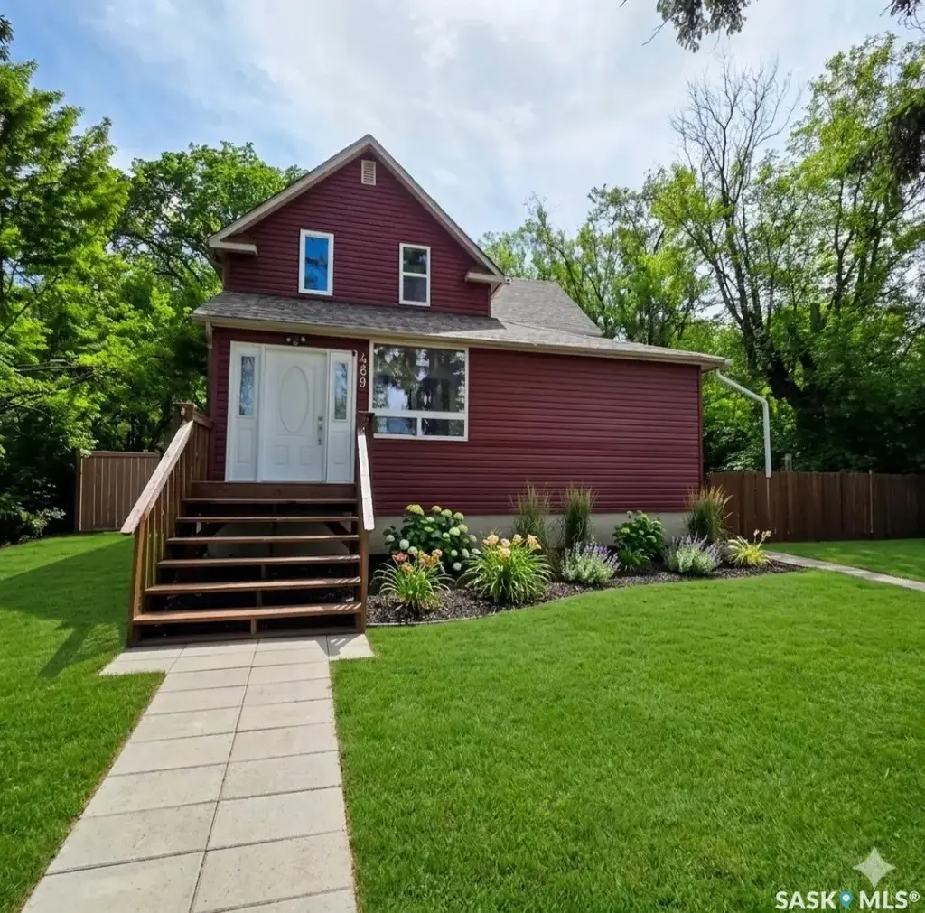 469 19th Street E, Prince Albert