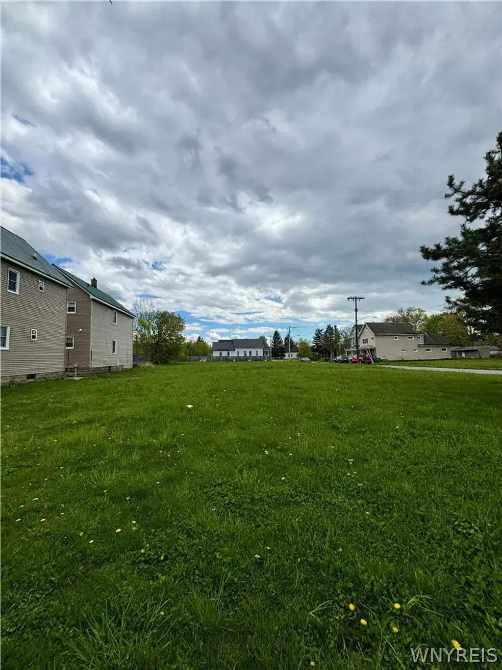 367 Peckham St, Buffalo