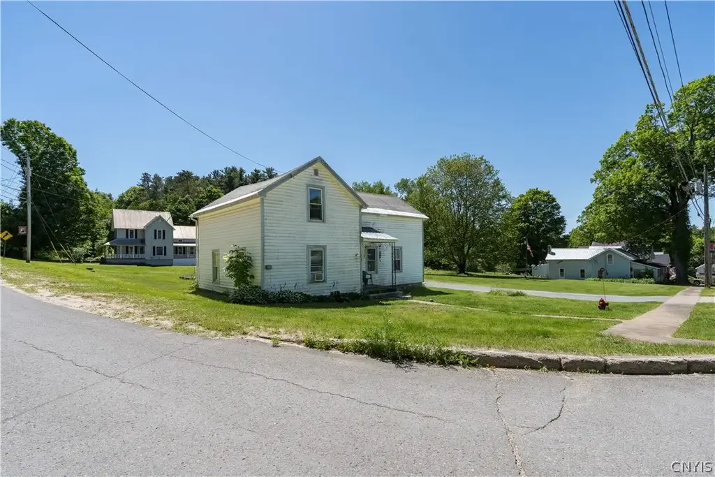 8278 Locust Street, Diana
