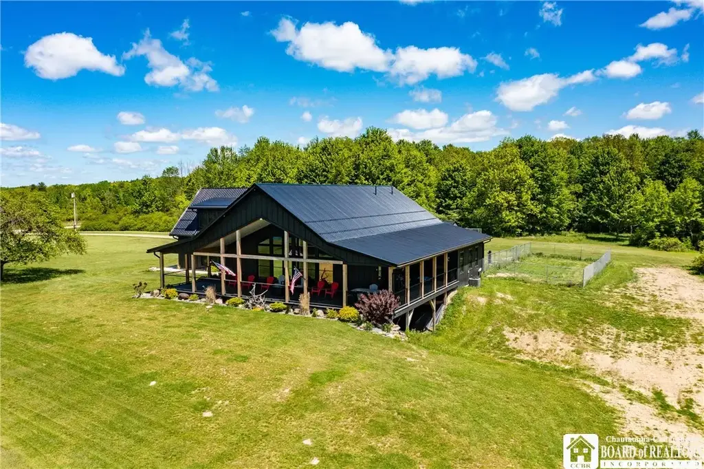 615 Eccles Road, Poland