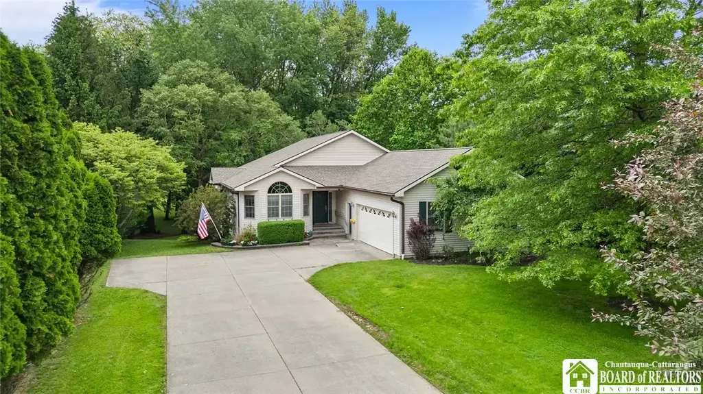 315 Chestnut Street, Pomfret