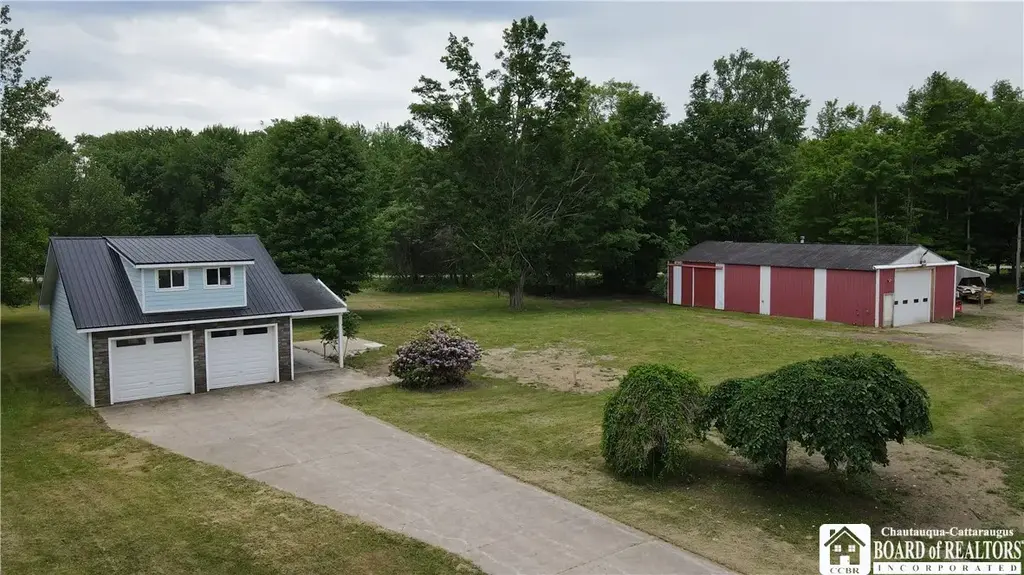 6441 Centralia Hartfield Road, Chautauqua