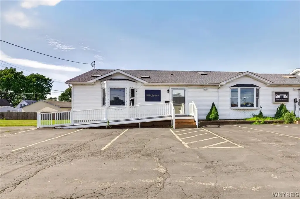 1161 Abbott Road, Buffalo