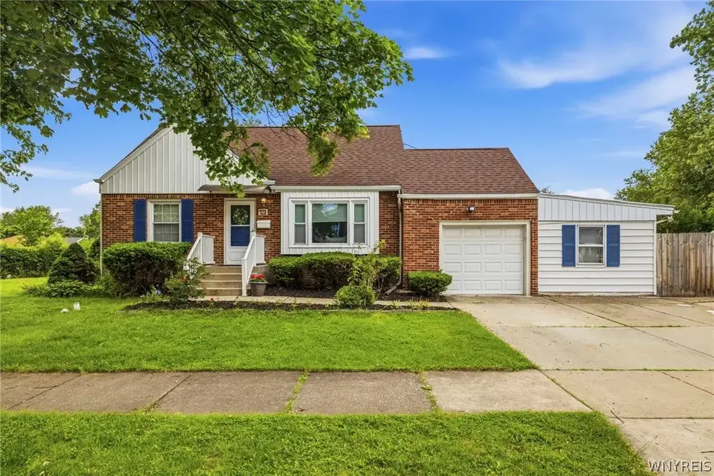 183 Rosedale Boulevard, Amherst