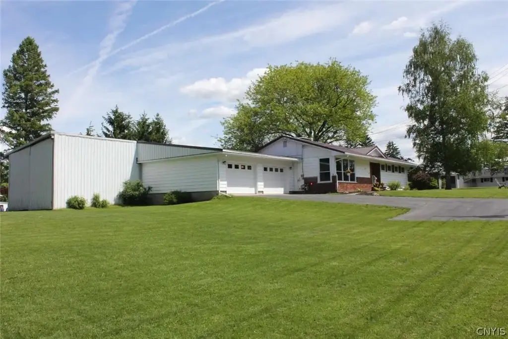 6238 Oakridge Road, Owasco