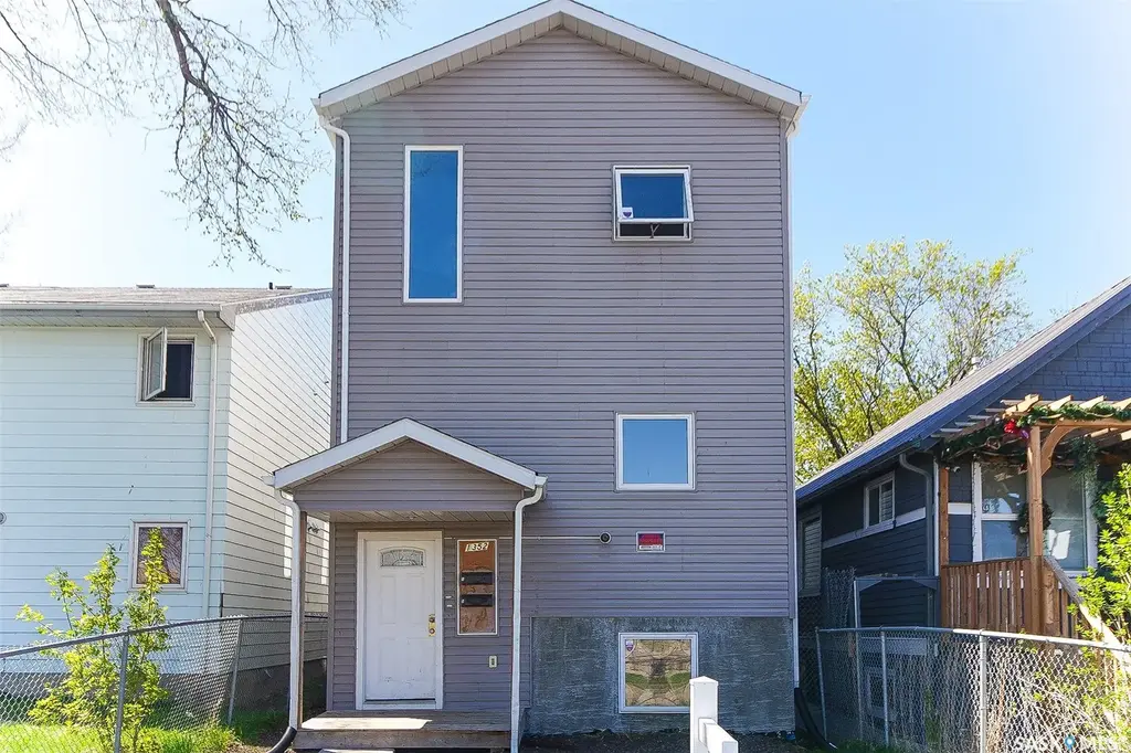 1352 Angus Street, Regina