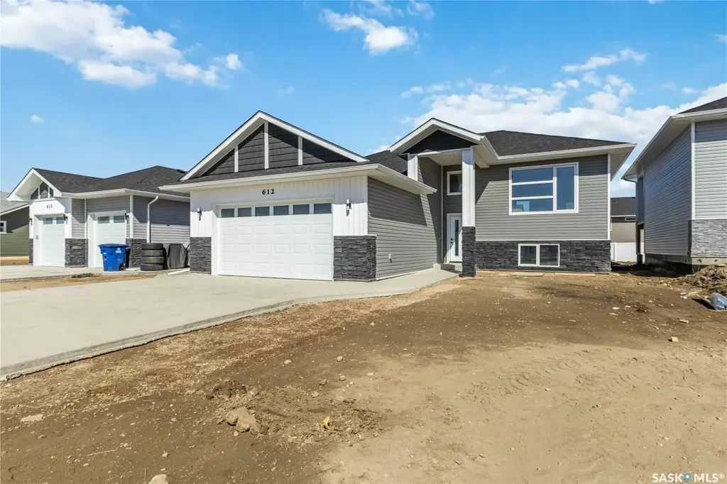 803 1st Avenue N, Warman