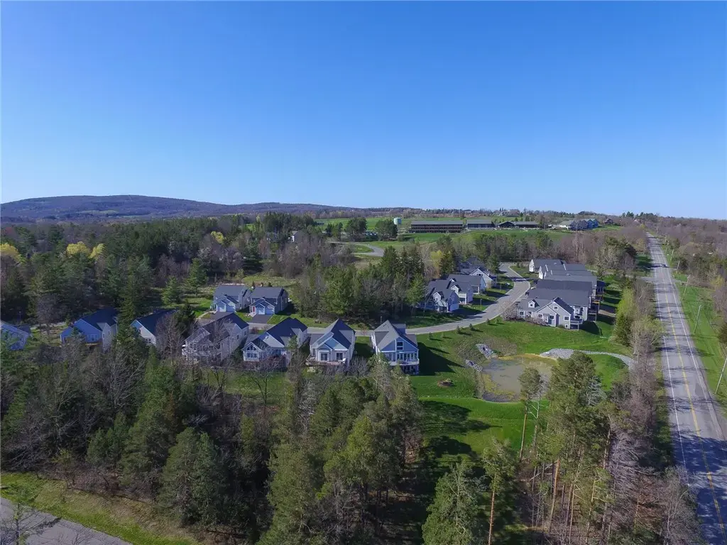 5564 Lakewood Trail, South Bristol