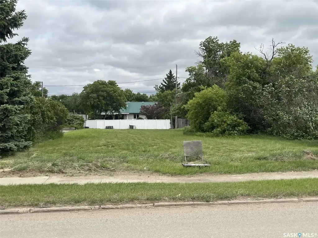 806 4 Highway N, Rosetown