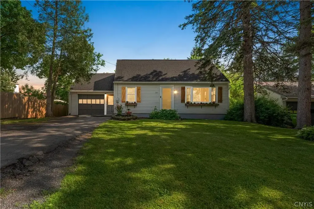 131 W Dauenhauer Street, Manlius
