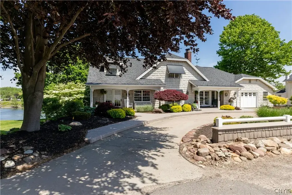 2950 State Route 48, Minetto