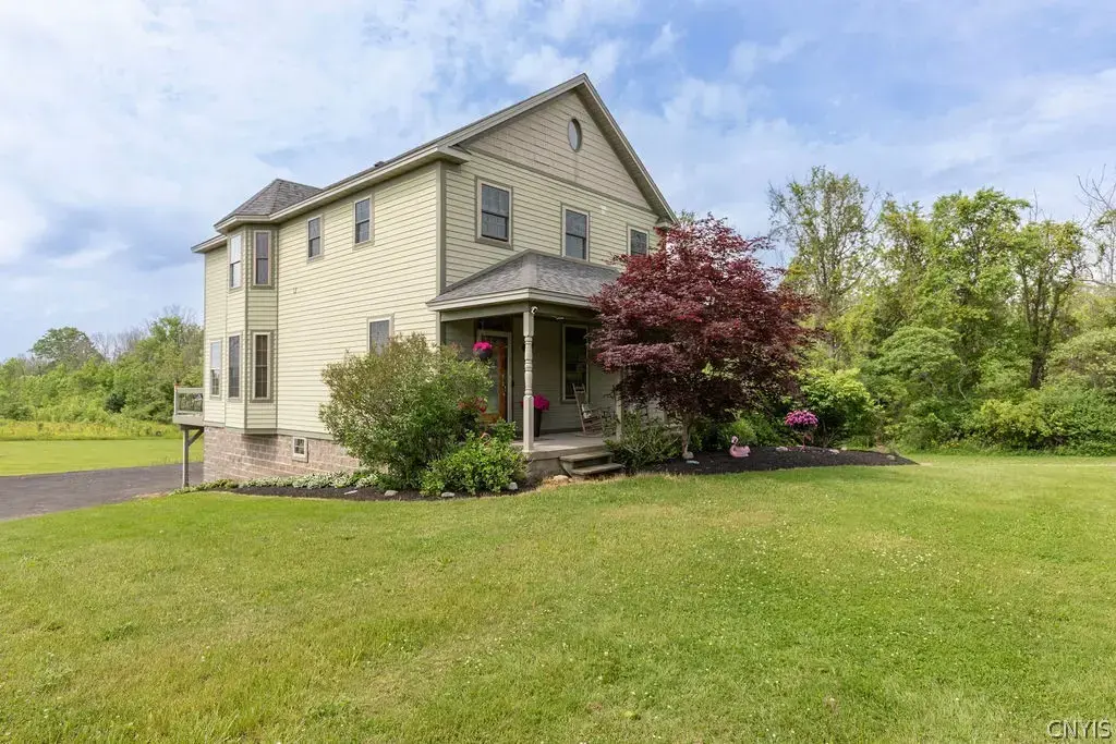 321 W Lake Road, Oswego