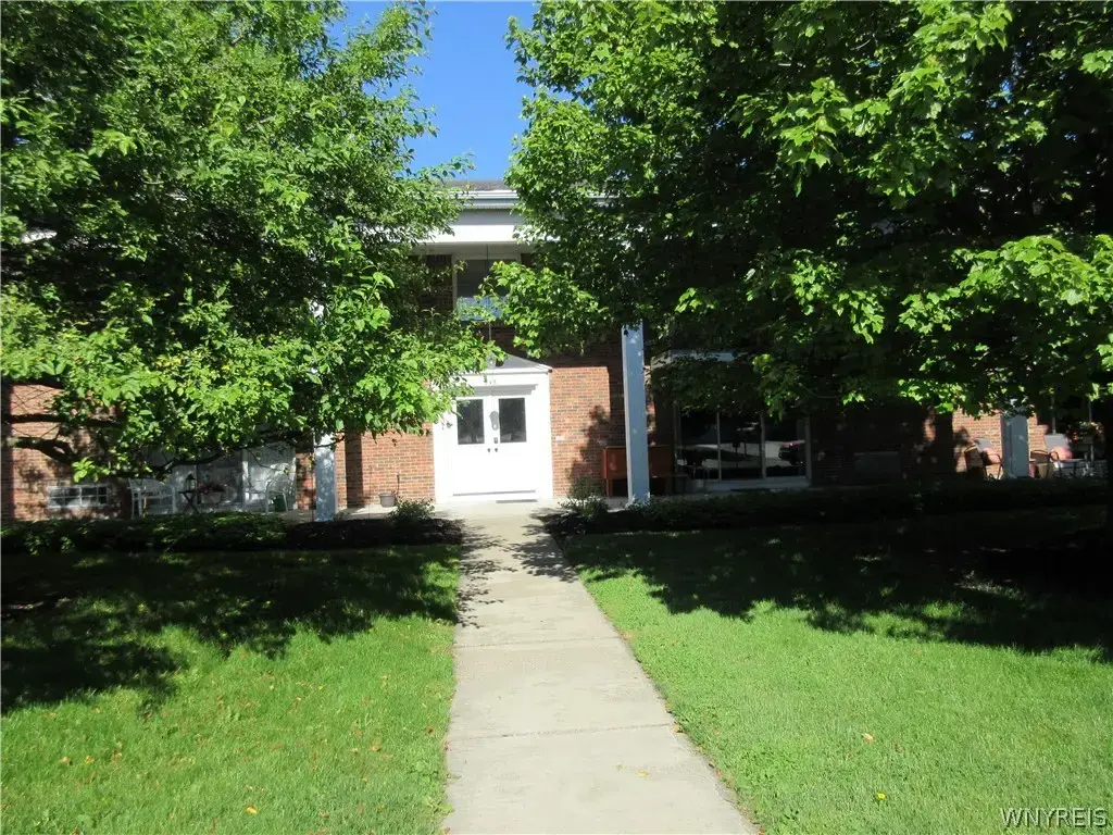 345 S Cayuga Road # A, Amherst