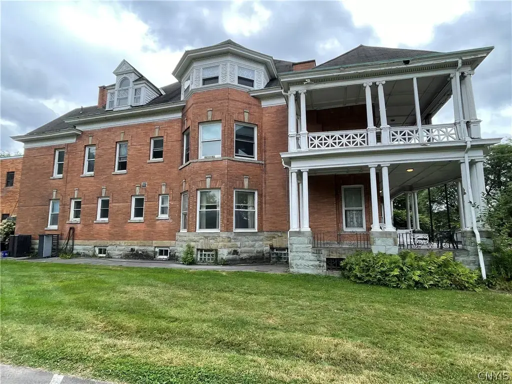 702 Danforth Street, Syracuse