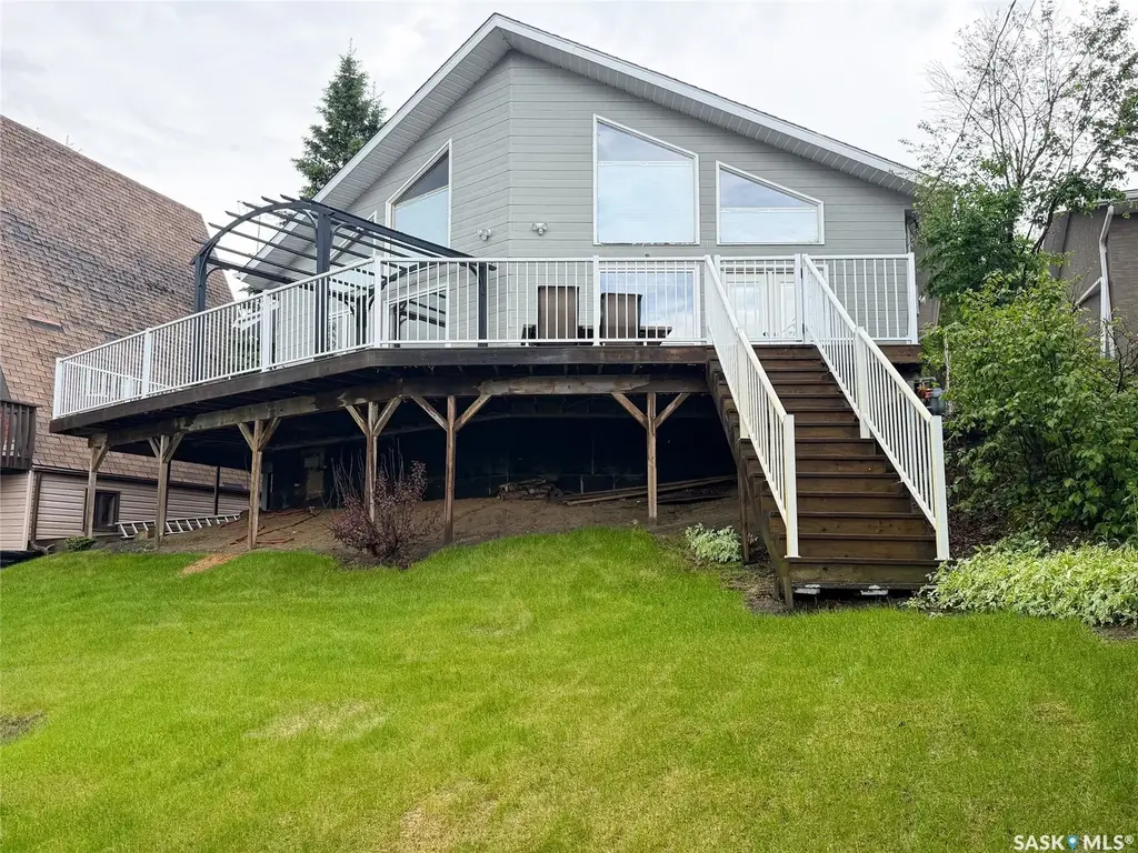 114 2nd Avenue, Loon Lake